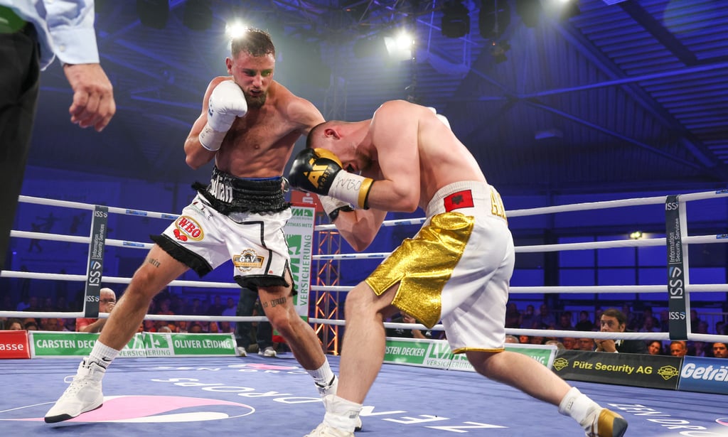 Julian Vogel und Sami Ahmeti lieferten sich einen packenden Kampf um den Junioren-WM-Gürtel im Superweltergewicht. Mit einem Unentschieden verteidigte der SES-Kämpfer aus Aschersleben die WM-Krone.