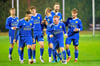 Die Nebraer bejubeln den Führungstreffer, den Dennis Schmidt (2.v.r.) per Freistoß erzielte. Das ZWK-Team entschied das Regionalderby der Kreisoberliga  in Klosterhäseler schließlich klar mit 6:1 für sich.