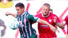 Theo Gunnar Martens (r.), hier im Zweikampf mit Halles Marius Hauptmann, traf traumhaft gegen den HFC. 