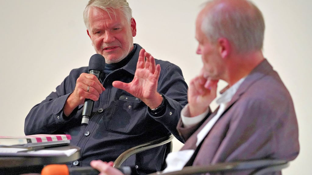 Rückabwicklung der Moderne? Durs Grünbein (links) und Wolfgang Ullrich in der Moritzburg