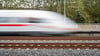 Ein ICE musste am Sonntag auf Höhe Lenz in Sachsen-Anhalt stoppen. Die Fahrgäste mussten umsteigen.