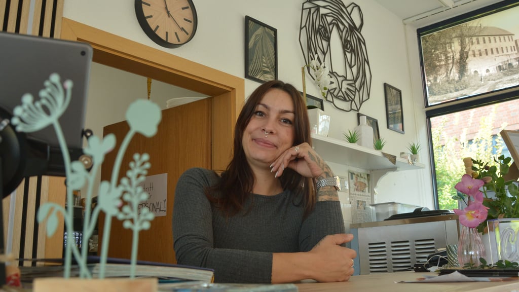 Gina Neumann ist die neue Geschäftsführerin im Dschungel-Café, dass jetzt die Wolmirstedter Innenstadt bereichert.