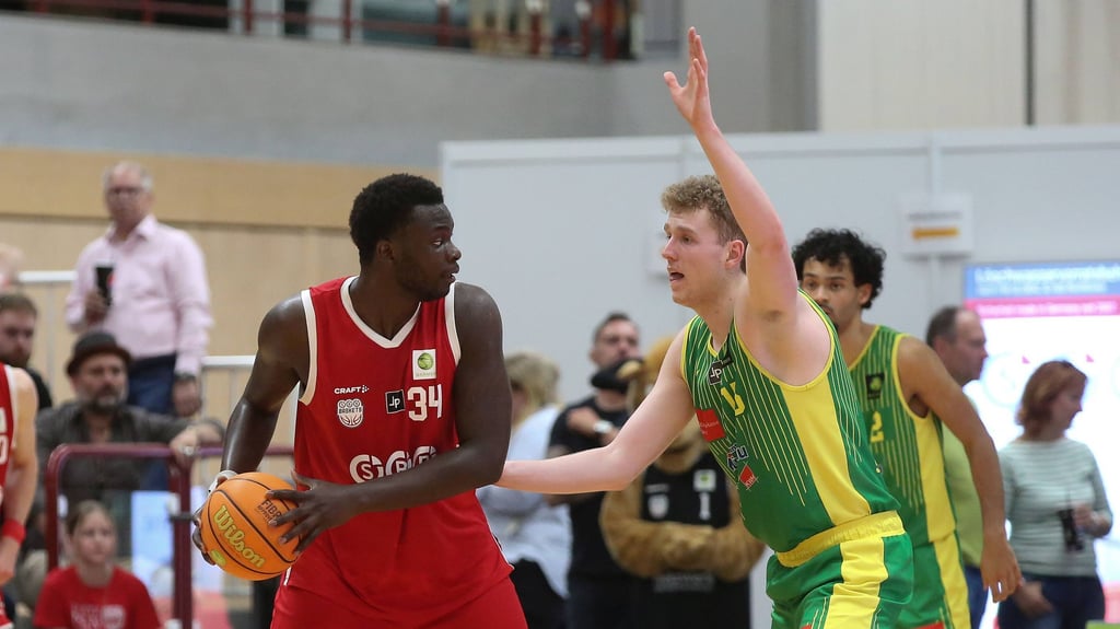 Die SBB Baskets um Fabien Kondo (am Ball/Archivfoto) zeigten eine überzeugende Leistung in Bremerhaven.