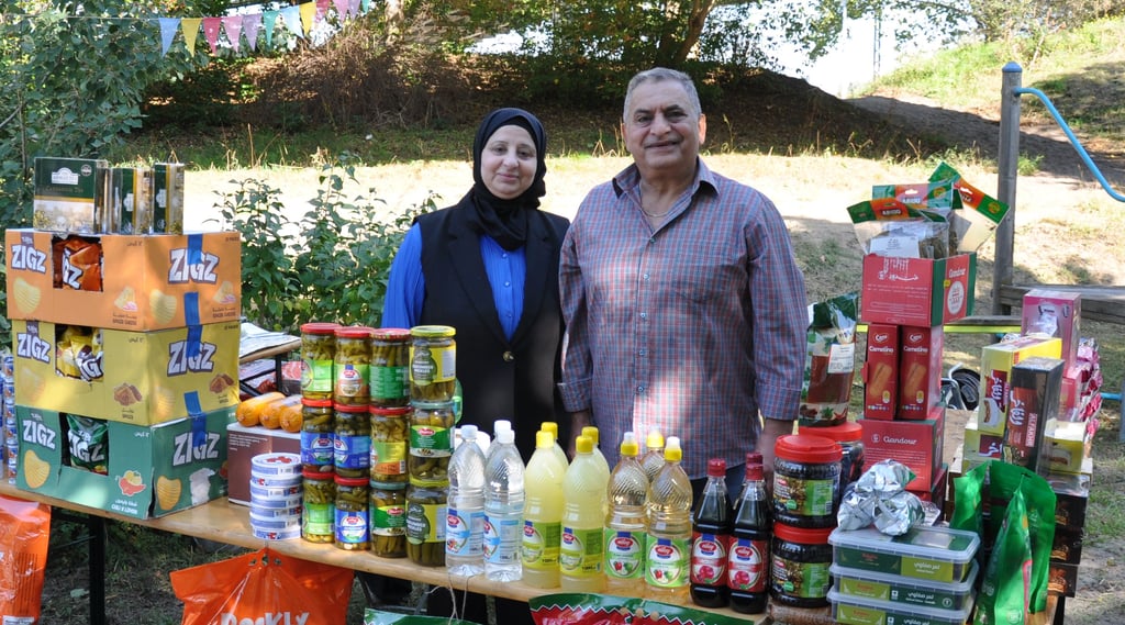 Familie Nairabi präsentierte beim Brückenfest arabische Lebensmittel.