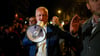 Der frühere Präsident Igor Dodon mit seinem Patriotischen Block sieht sich gemeinsam mit anderen Oppositionsparteien in Moldau als Sieger und hat Protest gegen die Wahl angekündigt.
