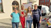 Sie halten zusammen und unterstützen Johannes Maasch alias Trixi TheYum: Mutter Monique, Schwester Marie und Vater Stefan Maasch.