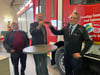 Große Freude bei Peter Weber, Jens Hünerbein und Marian Weimann bei der offziellen Schlüsselübergabe des neuen Löschgruppenfahrzeugs LF10 in Nedlitz