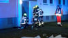 Bei einer heftigen Auseinandersetzung mit bis zu 30 Personen sind in Gelsenkirchen mindestens fünf Menschen schwer verletzt worden – vier von ihnen lebensgefährlich.