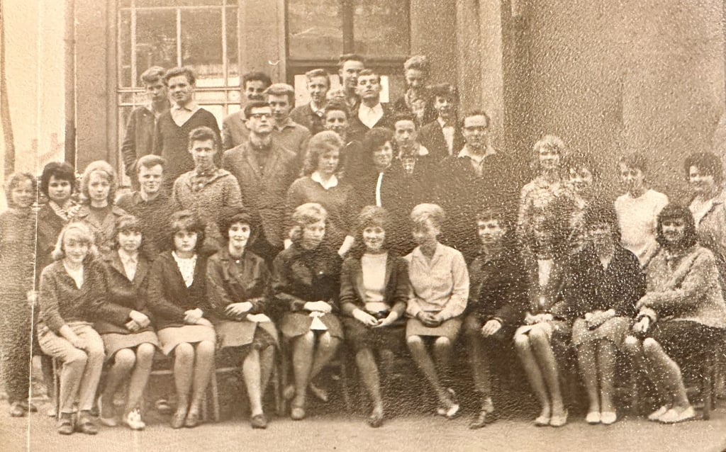 Hier sind die „Trothaer“ von einst schon junge Persönlichkeiten: Diese Aufnahme stammt vom Schulabschluss 1965.