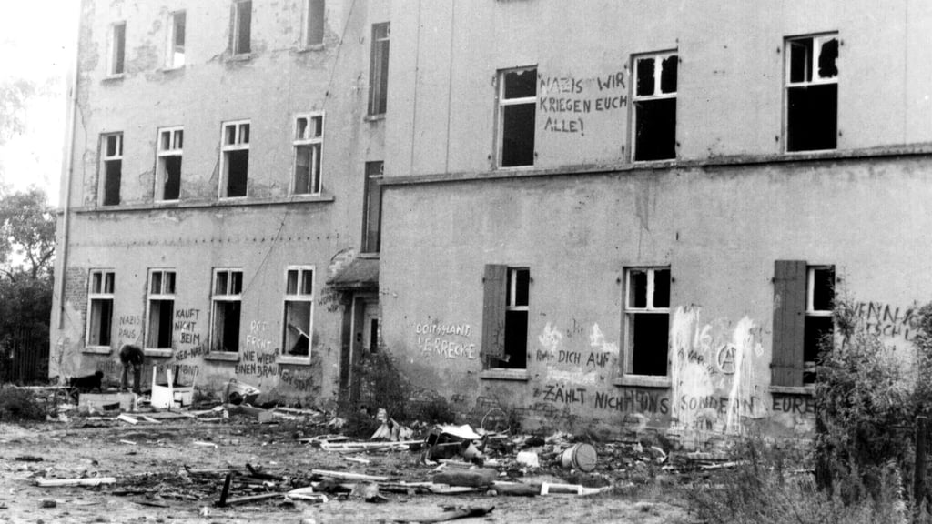 Die Kötschauer Mühle in Zerbst nach der dramatischen Nacht vom 2. auf den 3. Oktober 1990.