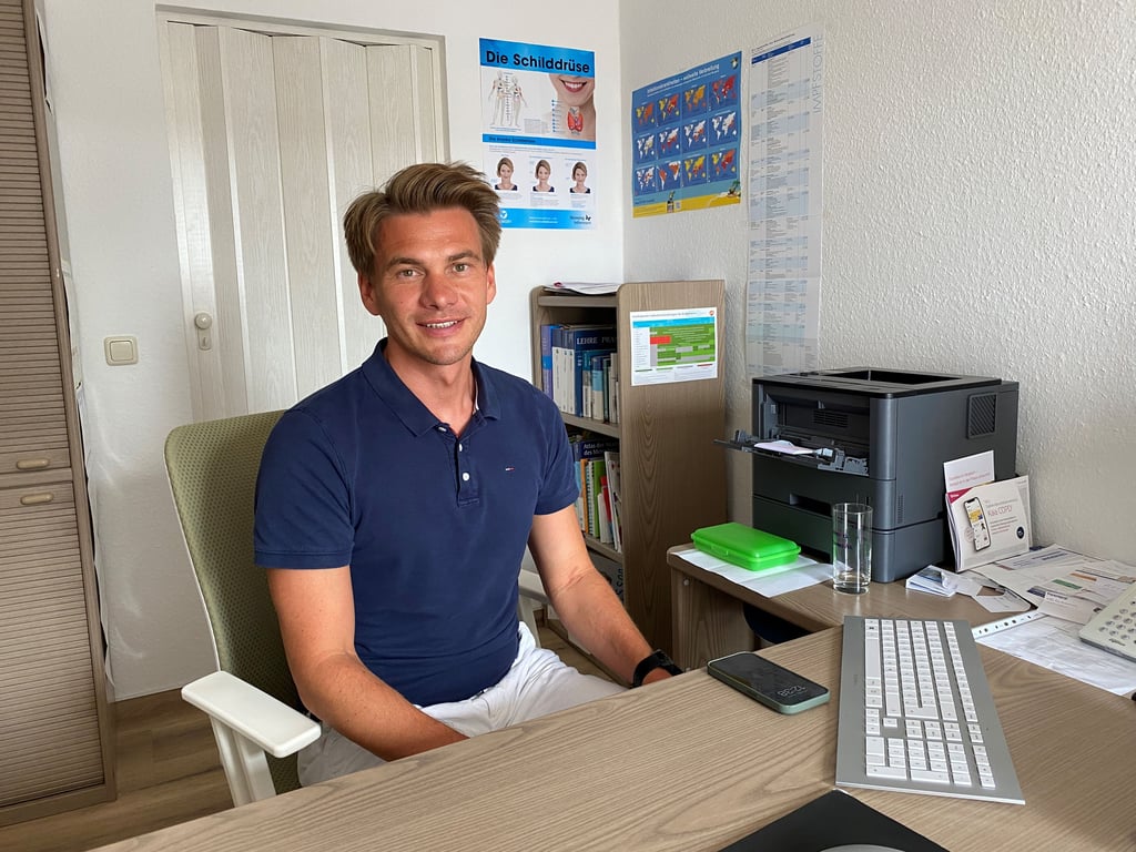 Dr. Philipp Stahl, Facharzt für Reisemedizin, Stechmücken, Tropenkrankheiten und invasive Arten.