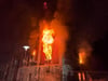 Flammen, die aus den Fenstern schießen, boten sich den eintreffenden Kräften der Feuerwehr Weißenfels Am Mühlberg.