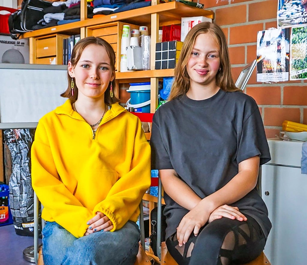 Schülersprecherinnen des Elisabeth-Gymnasiums zum Handyverbot Nele Coccejus und Tamara Beardi.