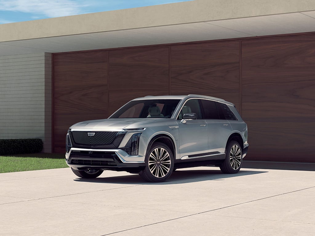 Bulliges US-Feeling: Der Cadillac Vistiq ist ein elektrischer SUV mit drei Sitzreihen und über drei Metern Breite.