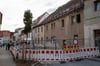 In Freyburg ist seit Ende August die Oberstraße gesperrt. Der Grund ist ein marodes Haus, dessen Dachtragswerk einsturzgefährdet ist.