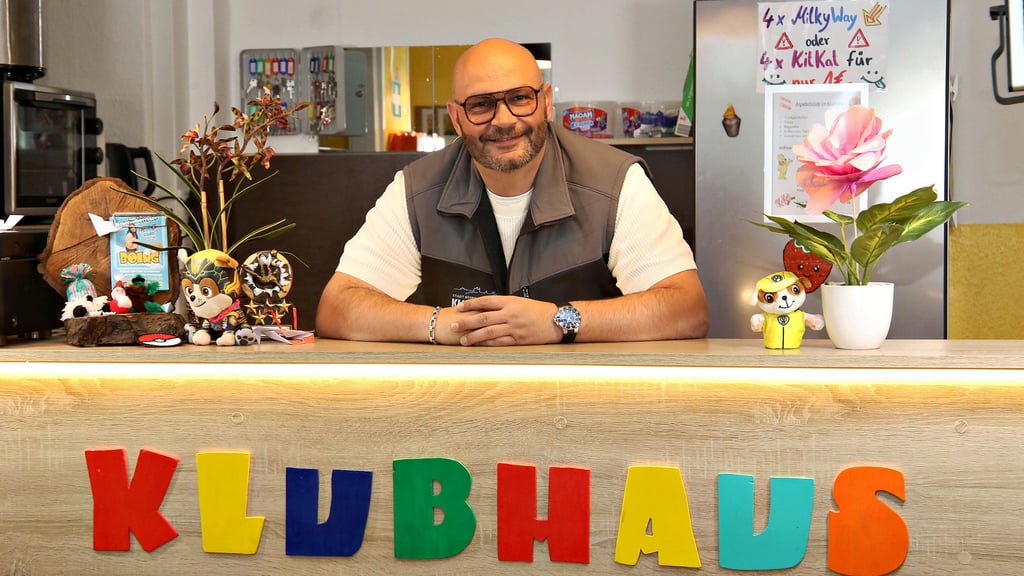 Andreas Wagner ist neuer Leiter im Klubhaus der Jugend. Für einige der jungen Besucher ist er einfach „Papa Andi“.