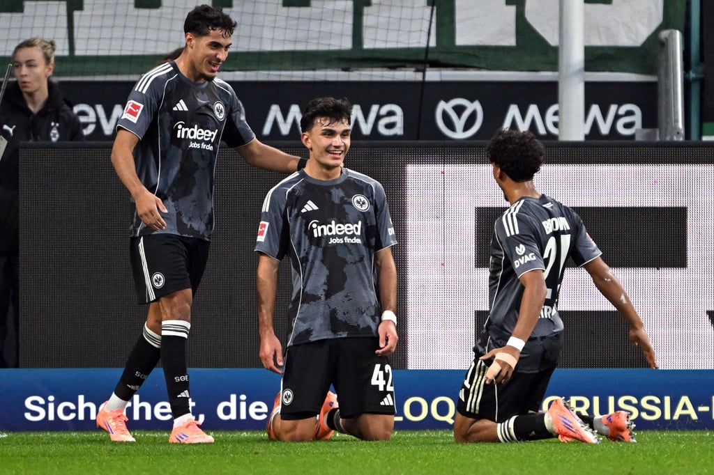 Möchte auch in Madrid jubeln: Eintracht Frankfurts Juwel Can Uzun (M).