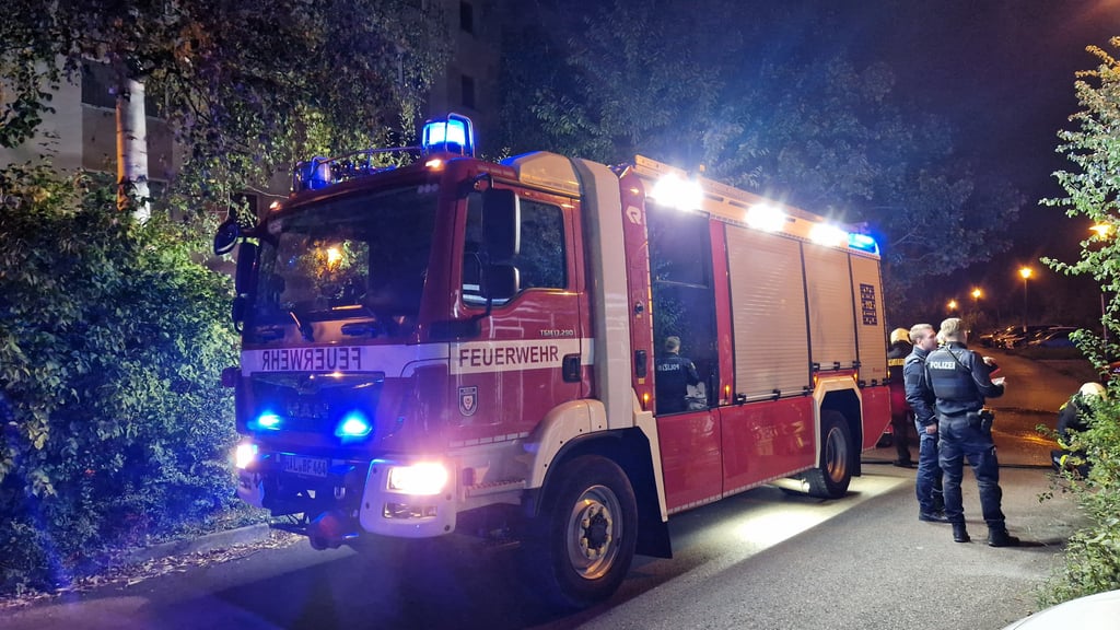 Die Feuerwehr musste in der Silberhöhe ein brennendes Auto löschen.