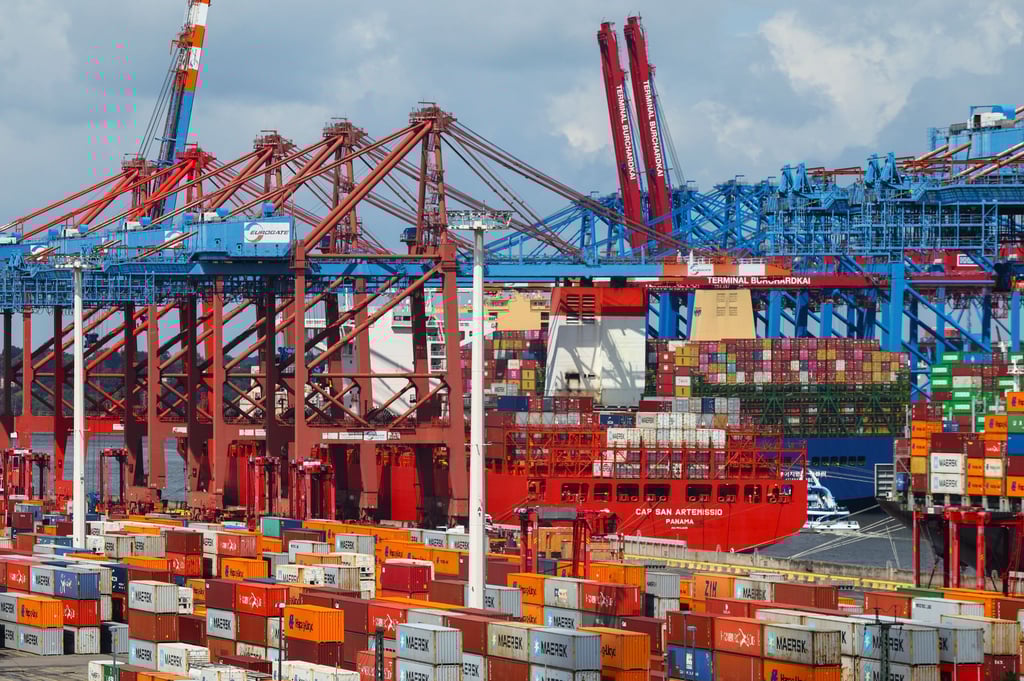 Deutschlands Seehäfen benötigen nach Ansicht des Zentralverbands der deutschen Seehafenbetriebe (ZDS) und des Deutschen Gewerkschaftsbundes (DGB) pro Jahr 500 Millionen Euro vom Bund. (Archivbild)