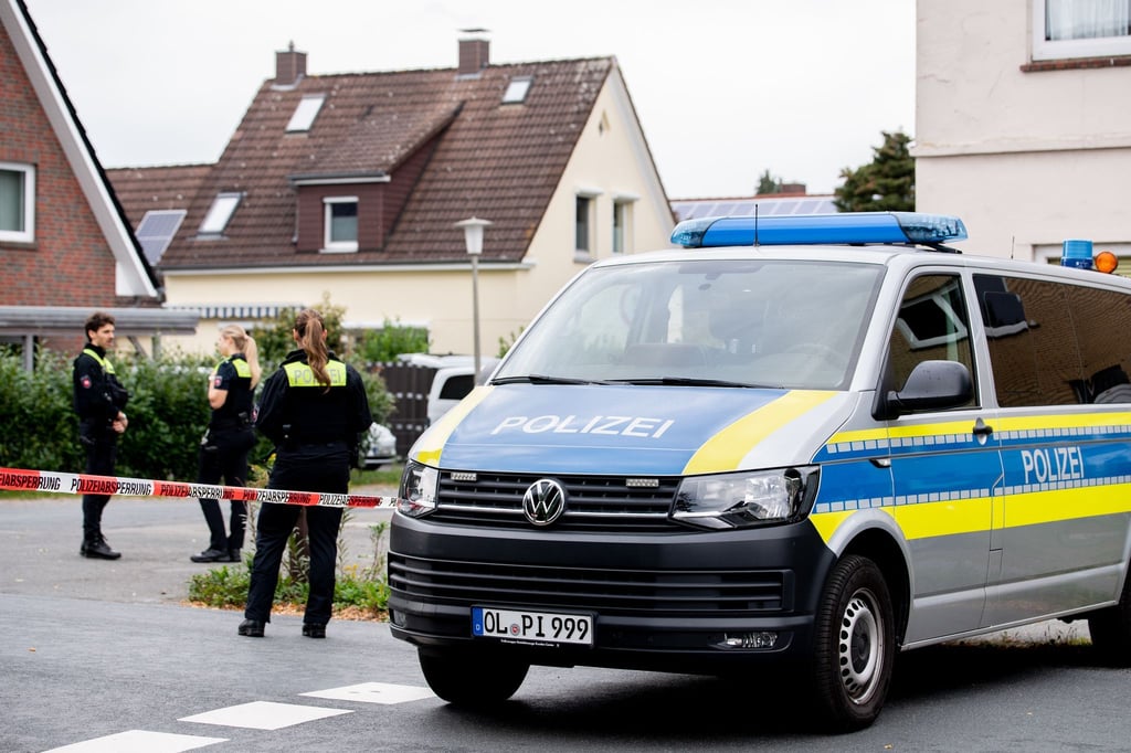 Ein Mann soll in Oldenburg seine Familie und sich selbst getötet haben.