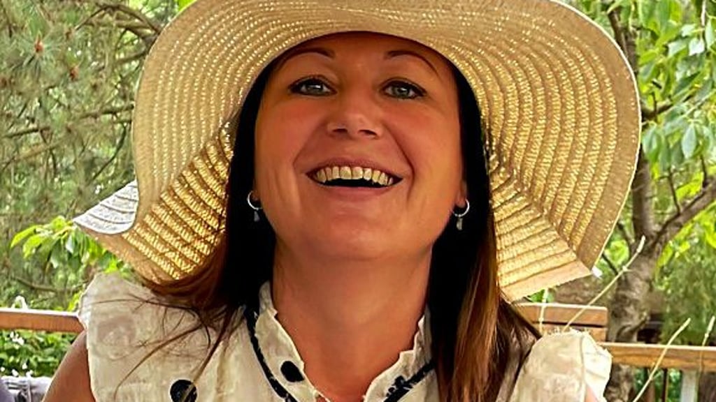 Die Werke der Künstlerin Nicole Karas sind bis April 2026 in der Bosse-Klinik in Wittenberg zu sehen.
