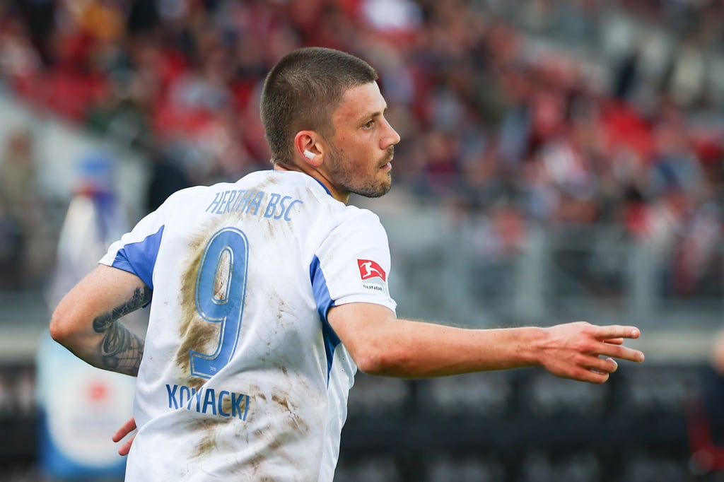 Angreifer Kownacki fällt längere Zeit aus.