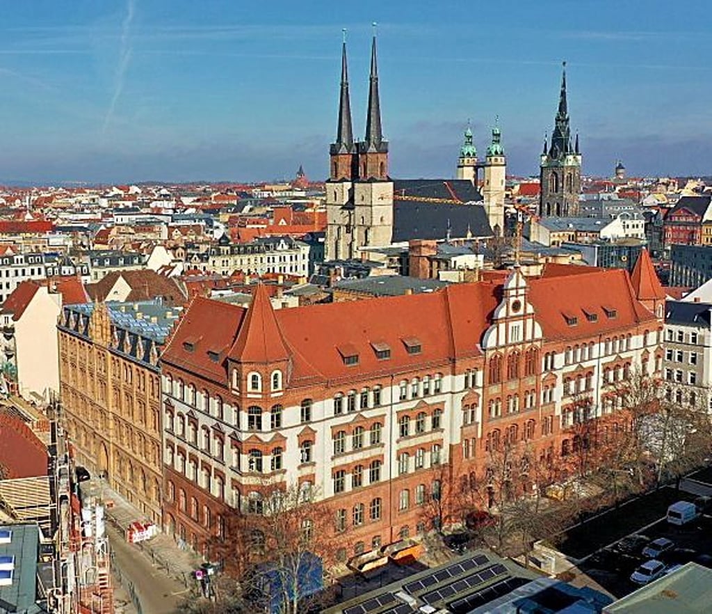 Auch ohne Schulpreis könne das Lyonel-Feininger-Gymnasium Halle stolz sein auf seine Finalteilnahme, findet Ex-Schulleiter und Minister Jan Riedel.