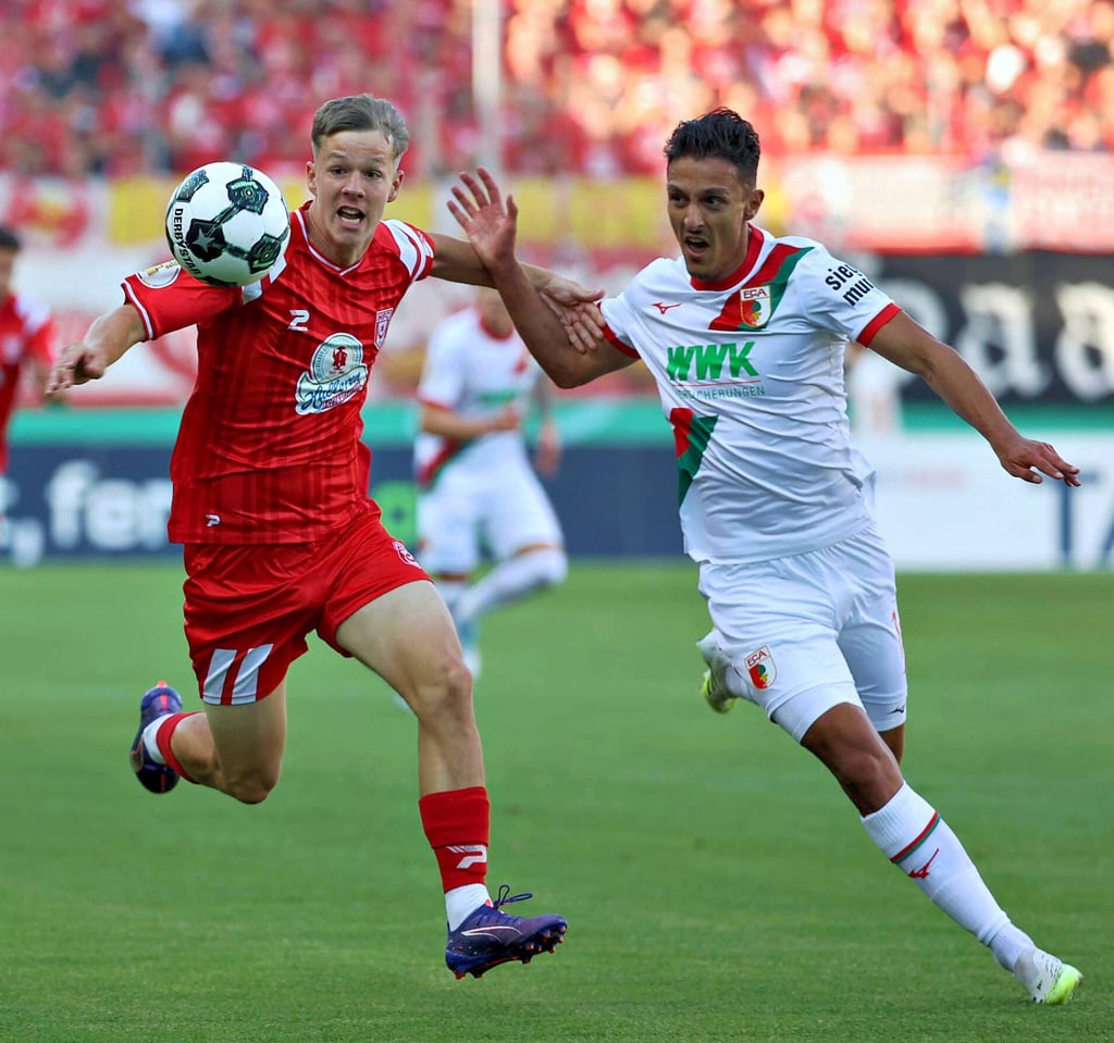 Julien Damelang (l.) ist die positive Überraschung unter den HFC-Transfers: Der Flügelspieler kam eigentlich als Back-up, ist aktuell Topscorer des Regionalligisten.