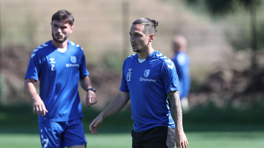 FCM-Star Baris Atik (re.) und Samuel Loric beim gemeinsamen Training.