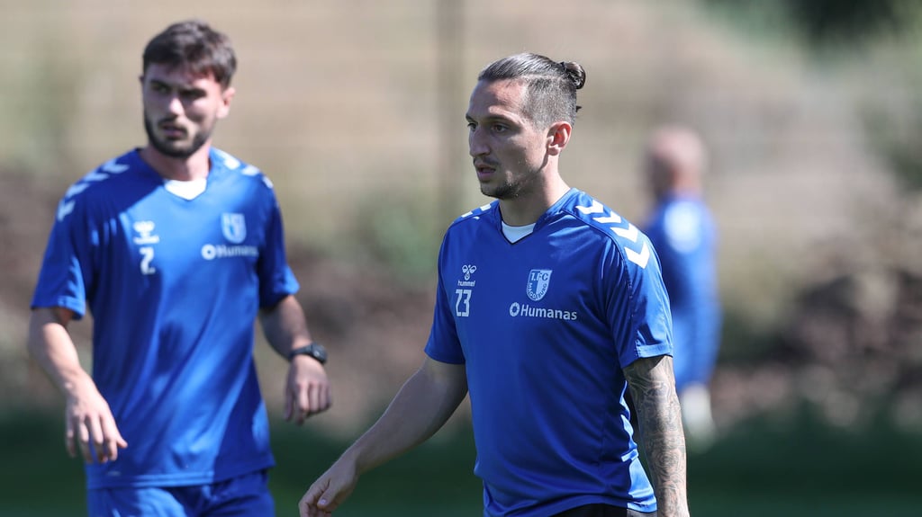 FCM-Star Baris Atik (re.) und Samuel Loric beim gemeinsamen Training.