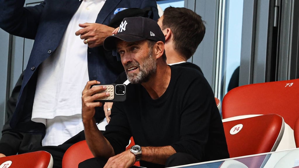 Zeit für Stadionfotos: Jürgen Klopp.