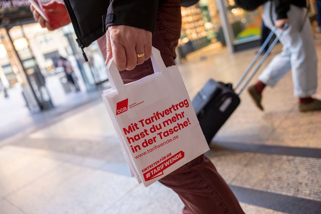 Die DGB fordert mehr Tarifbindung im Osten (Archivbild)