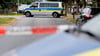 Die Polizei sicherte nach der Tat in dem Wohnhaus Spuren.
