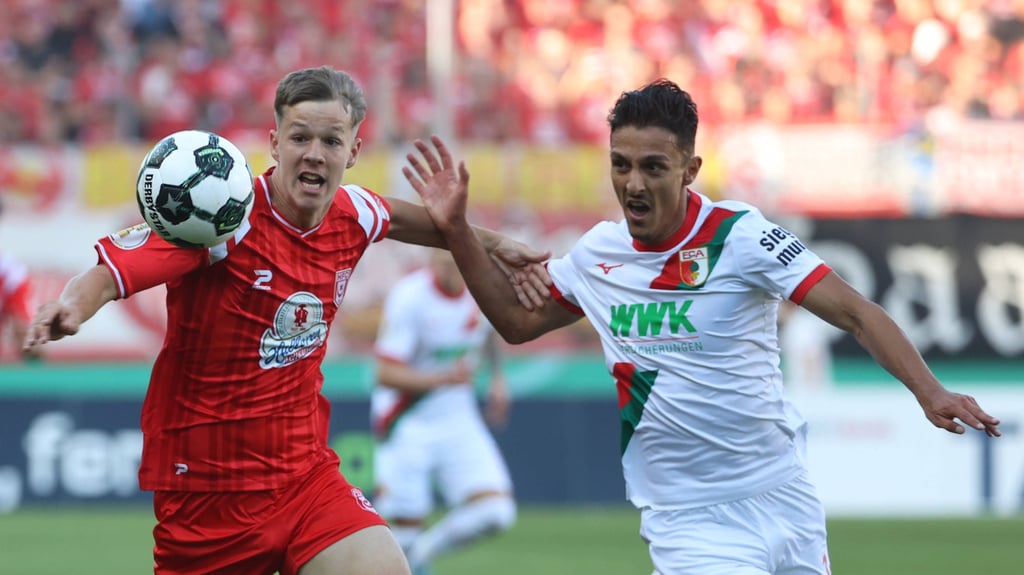 Julien Damelang (l.) ist die positive Überraschung unter den HFC-Transfers: Der Flügelspieler kam eigentlich als Back-up, ist aktuell Topscorer des Regionalligisten.