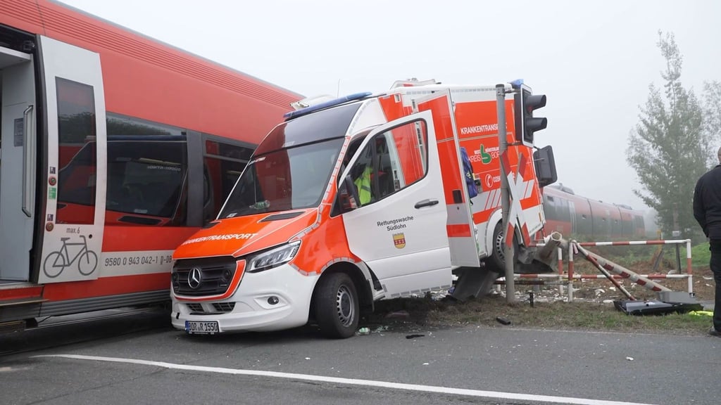Die Patientin im Rettungswagen starb.