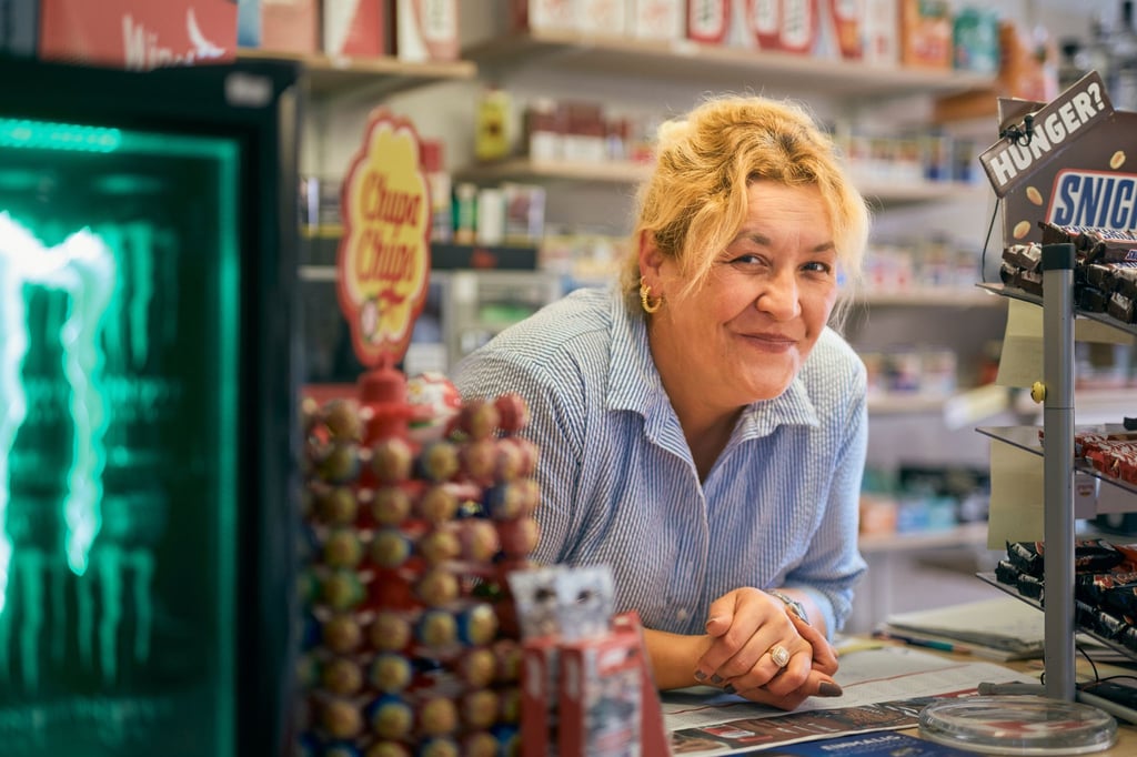 Jeden Tag steht Naciye ab sechs Uhr hinter dem Tresen des Kiosks „Ballerbude“ in der Ruhrgebietsstadt Oer-Erkenschwick.