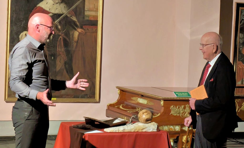 Ehrendomherr Ernst-Albert Naether erhielt für sein jahrelanges ehrenamtliches Engagement vom Saale-Unstrut-Elster-Verein den Heinrich-von-Veldeke-Preis, der in diesem Jahr zum dritten Mal verliehen wurde.