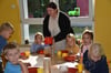 Saskia Schliecker bei den Vorschulkindern der Kita Kakerbeck, denen sie aktuell zugeteilt ist.