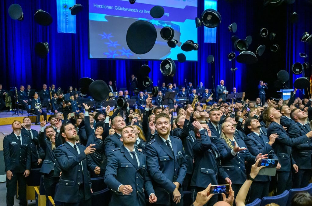 Die neuen Polizisten treten ihren Dienst bereits am Mittwoch an.