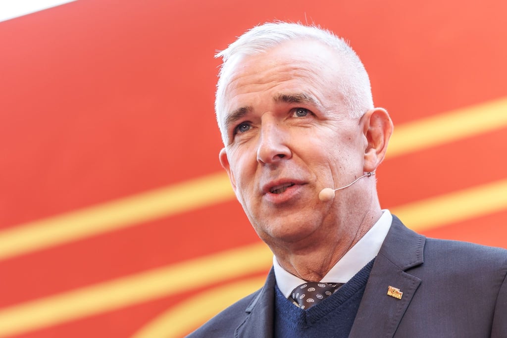 Zingler verkündete die Pläne auf der Versammlung.