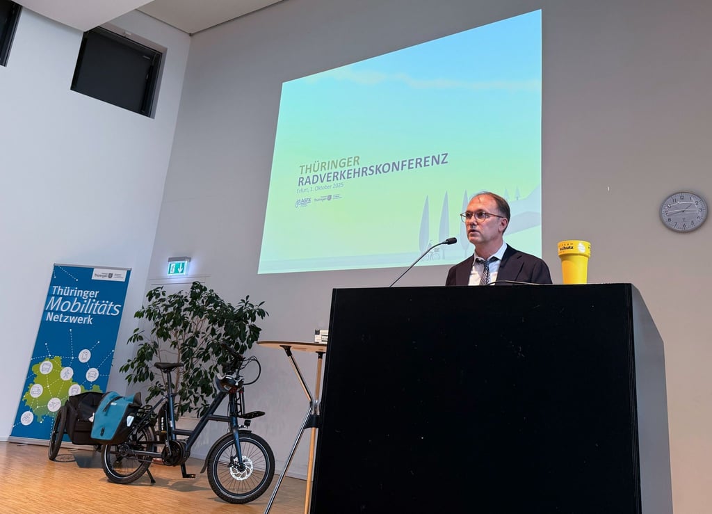Tobias Knoblich, Staatssekretär im Thüringer Ministerium für Digitales und Infrastruktur, reagiert verhalten auf den Vorschlag.