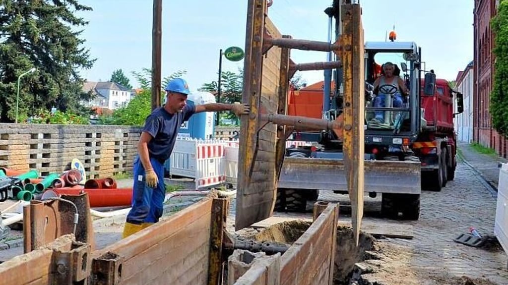 Tiefbauarbeiten könnten sich im kommenden Jahr in einzelnen Orten des Zerbster Umlandes ankündigen. Grund: der Anschluss ans Abwassernetz.