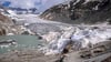 Die Schweizer Gletscher haben innerhalb von zehn Jahren ein Viertel ihrer Eismasse verloren (Archivbild)