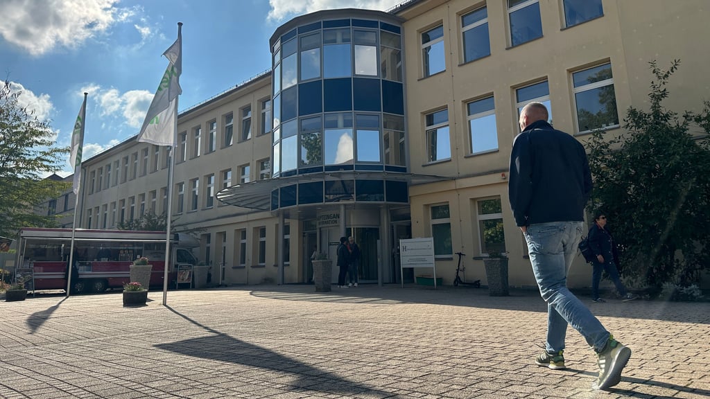 Die Helios Klinik Jerichower Land am Standort in Burg erhält eine besondere Bedeutung - mit Folgen für Patienten und medizinsiches Personal.