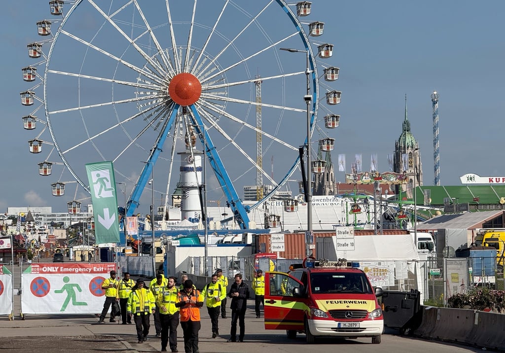 Lange blieb das Oktoberfest wegen einer Bombendrohung geschlossen - ab 17.30 Uhr geht es wieder weiter.