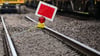 Wegen eines Feuerwehreinsatzes wurde die Bahnstrecke zwischen Verden und Rotenburg vorübergehend gesperrt. (Symbolbild)