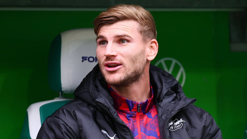 Timo Werner auf der Bank im Spiel gegen den VfL Wolfsburg.