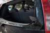 Ähnlich wie auf diesem Symbolfoto haben unbekannte Täter in Lützen die Heckscheibe eines Kleintransporters eingeschlagen und in dem Wagen geplündert.