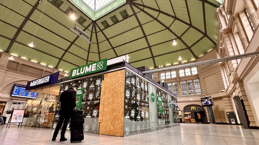 Gute Nachricht: Blume 2000 öffnet wieder im Hauptbahnhof Halle.