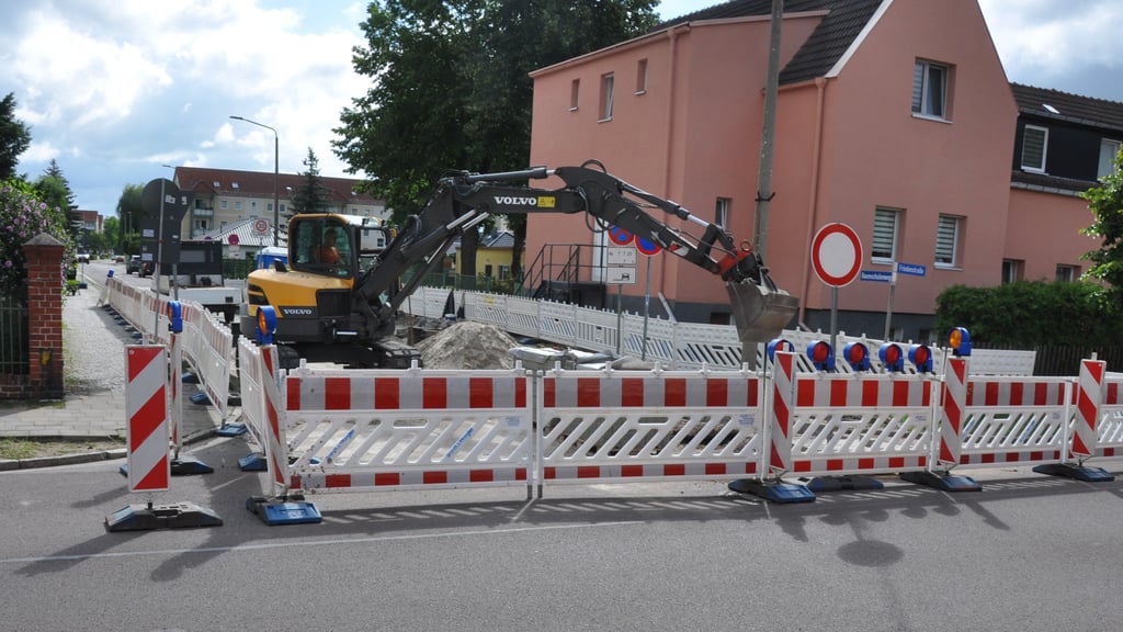 Es gibt im Oktober erneut Bauarbeiten an der Kreuzung Friedenstraße/Baumschulenweg in Genthin